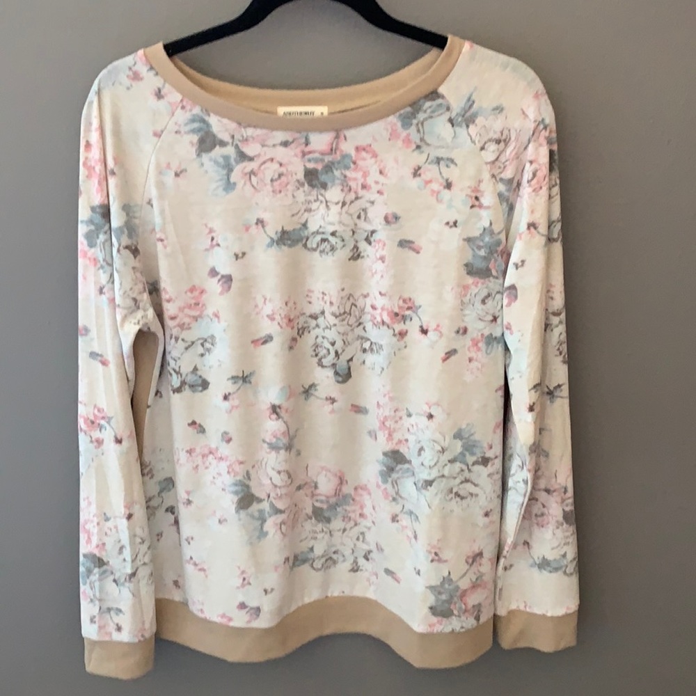 NWT lightweight spring sweatshirt